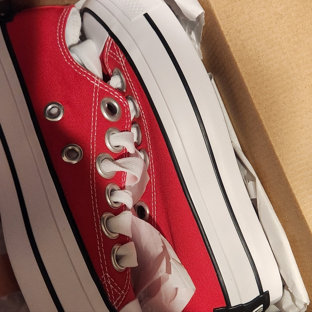Converse Red Low-Top Platform Sneakers- Size 6.5 - Picture 6 of 7